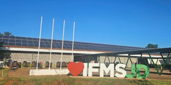 Alunos de Licenciatura em Informática desenvolvem site do curso de Arquitetura e Urbanismo do IFMS Jardim